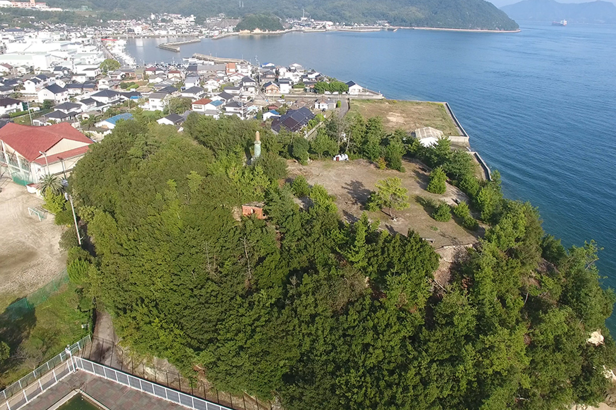 Tokoura Shrine and Kagi Castle (床浦神社・賀儀城)  2
