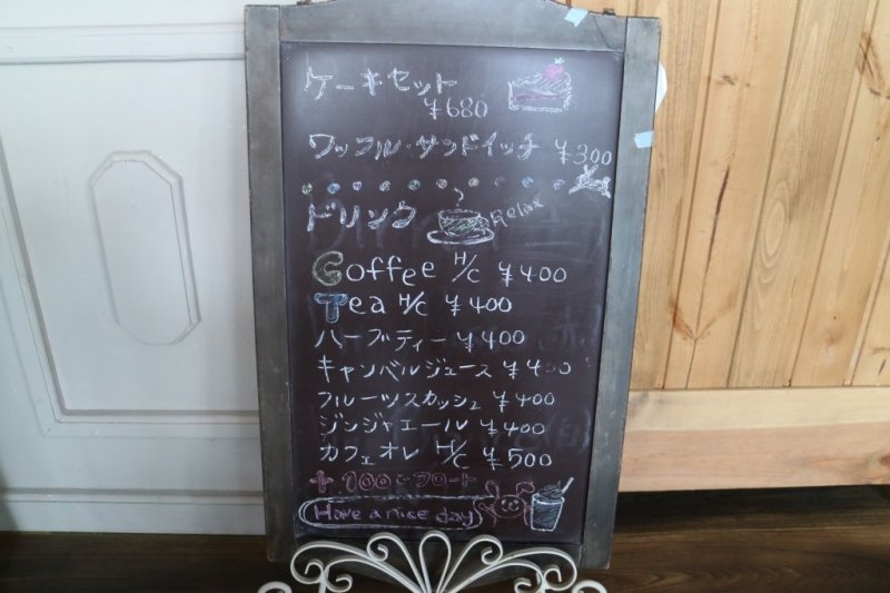 ケーキとドリンクはこちらから（メニューは随時変更します）