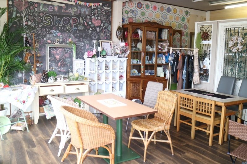 店内のようす。雑貨もありますよ！