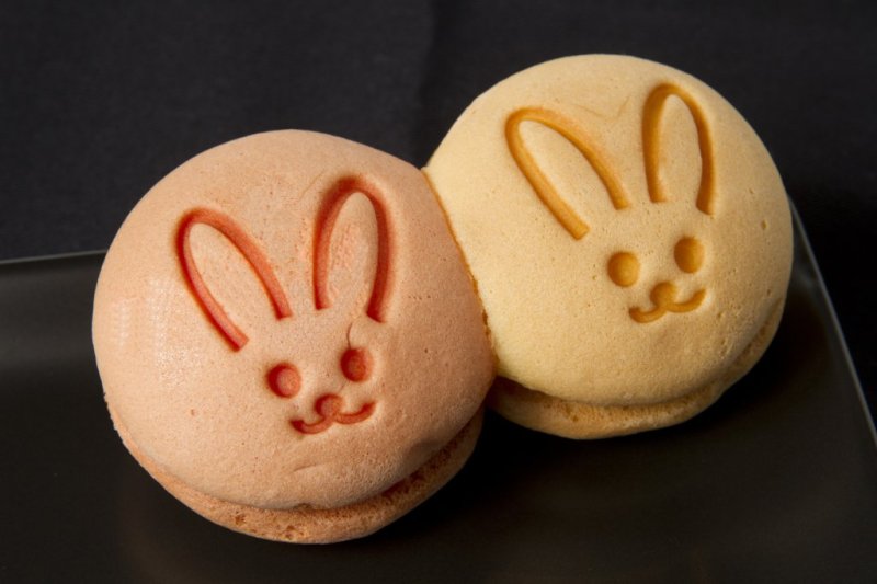 うさぎランチカフェメニュー（仲良しウサギのふわふわブッセ）