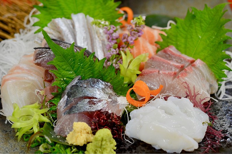 刺身盛合せ　880円（税抜き）～