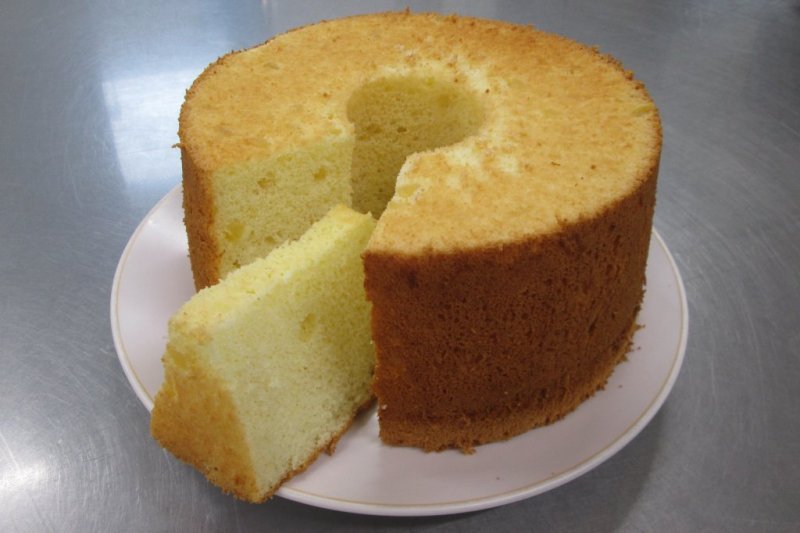 シフォンケーキホール20㎝　1,500円（税抜）