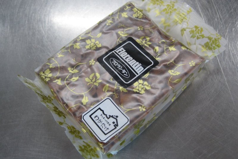 フローランタン3本入り　270円（税抜）