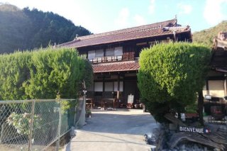 店の外観