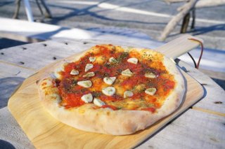 マリナーラ（トマトソース、にんにく、バジル、オルガノ）