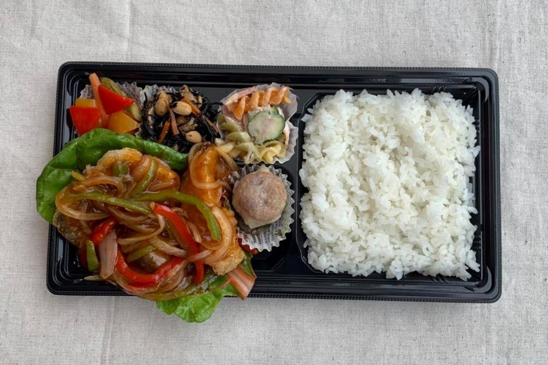 金曜日の日替わり弁当（白身魚のあんかけ）750円（税込）