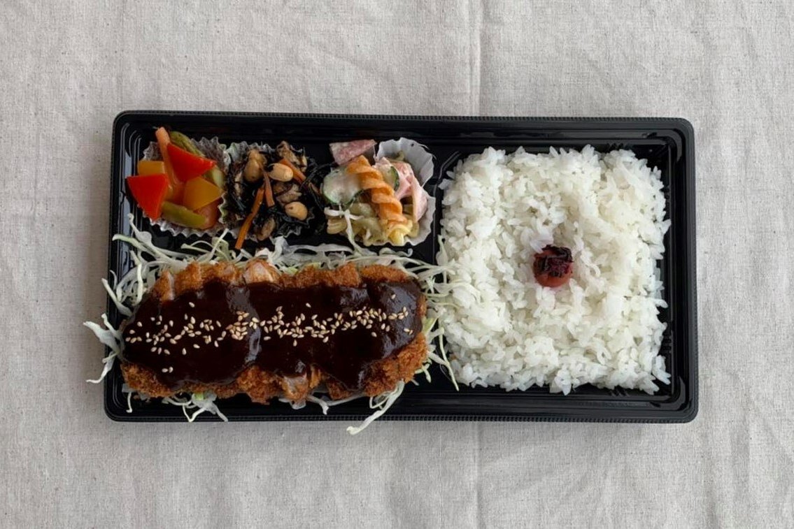 水曜日の日替わり弁当（味噌カツ）750円（税込）
