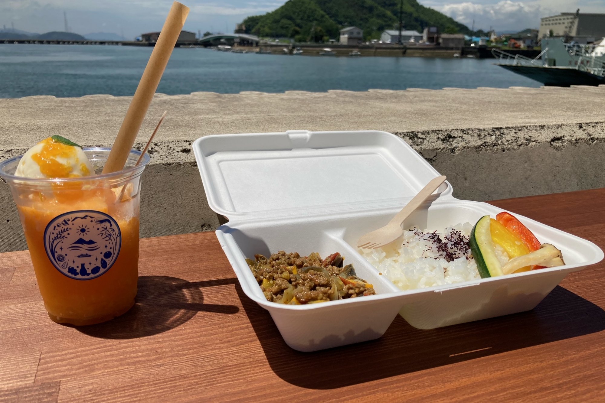 みかんスムージーとキーマカレー