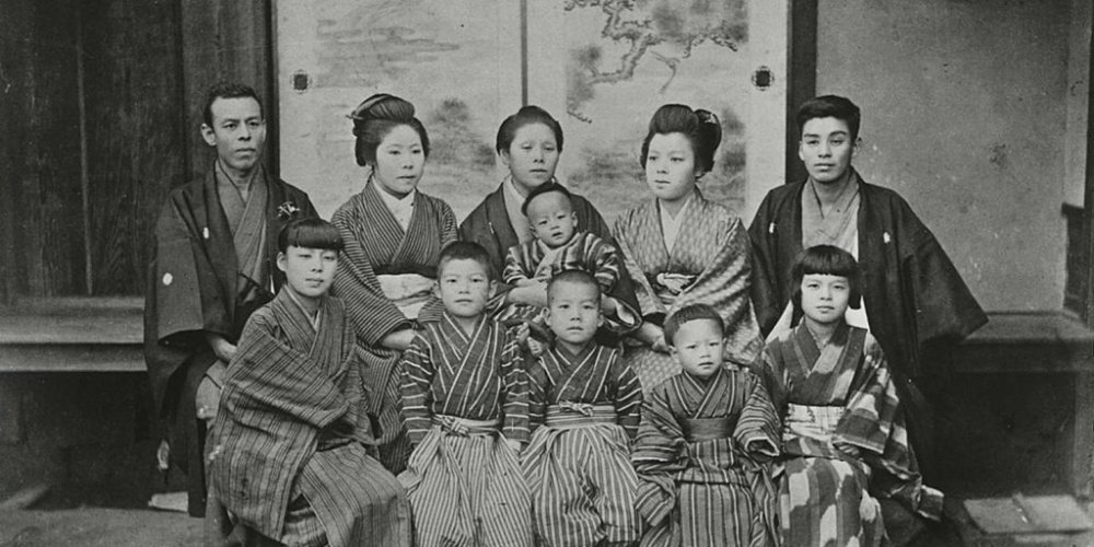 1899年の竹鶴家（下段中央が政孝）