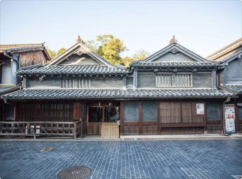 保留江戶時代酒藏風貌、附設於竹鶴酒造的資料館外觀