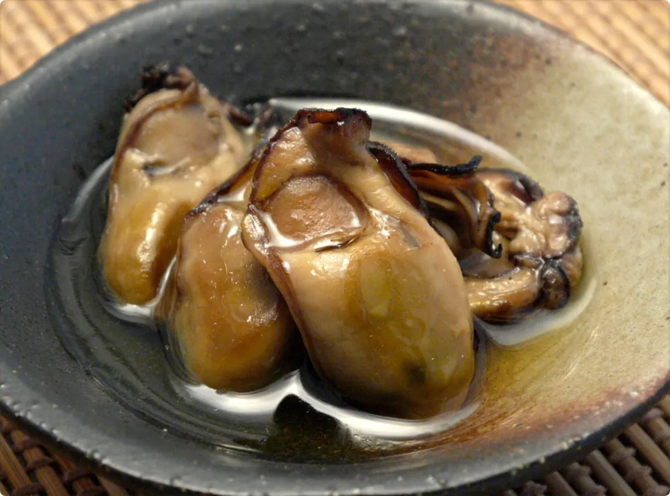 旨味濃縮的大顆牡蠣油漬