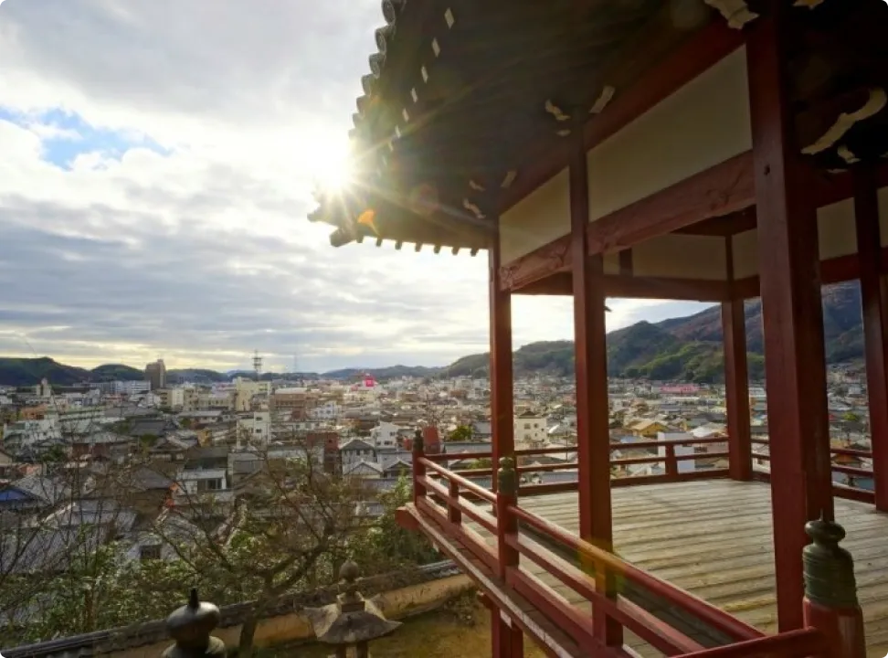 후메이카쿠 무대에서 해질 무렵의 다케하라 시가지를 바라본 풍경