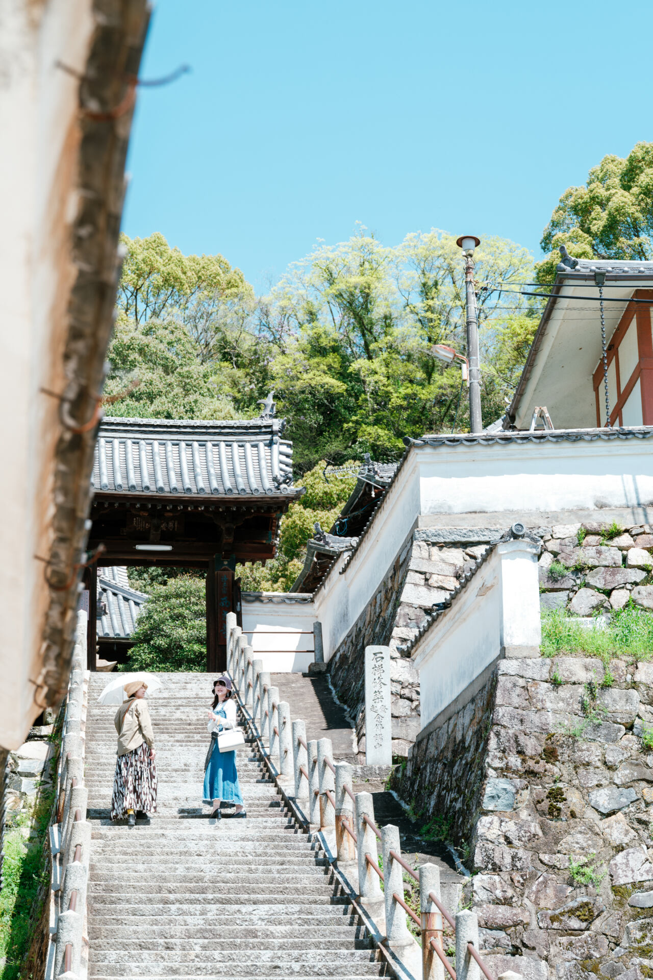 初夏の光と爽やかな風に背中を押され、ふらりと始まる町歩き